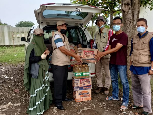 Pemberian  Bantuan "banjir" Ke Pebayuran